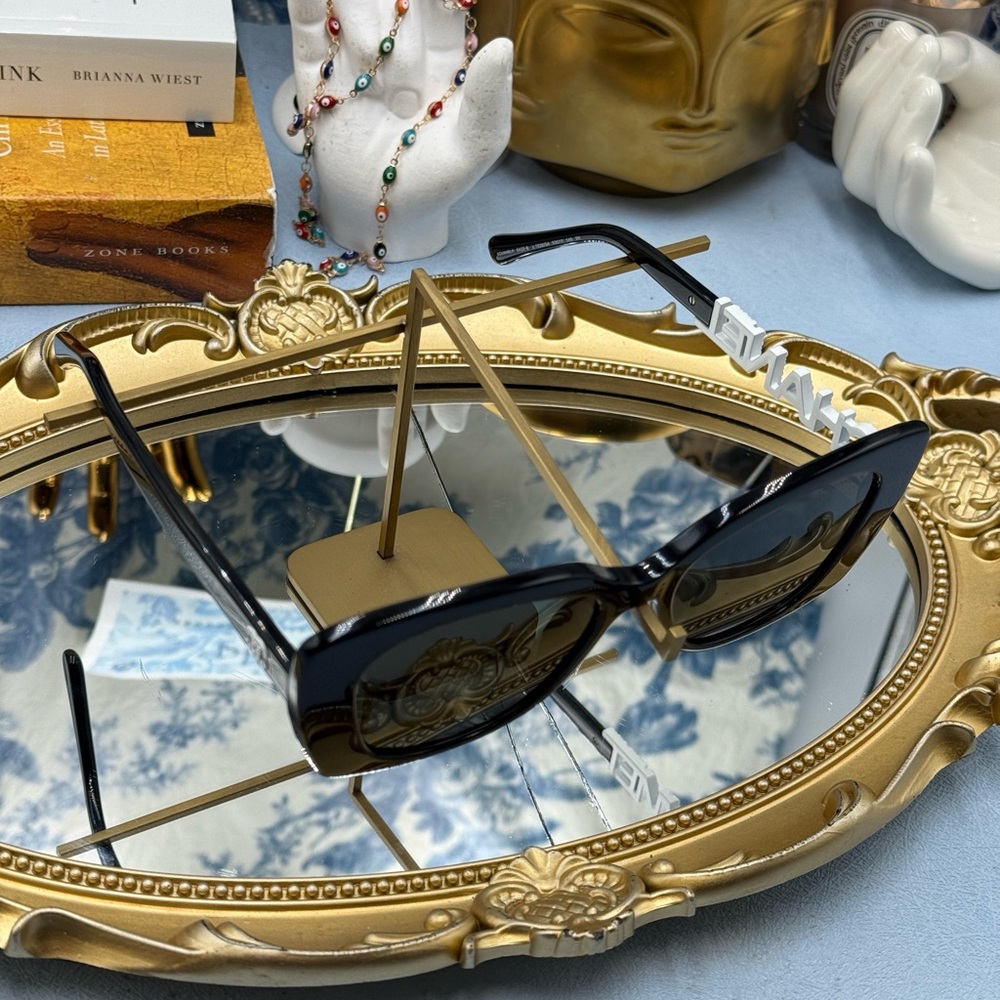 🆕 CHANEL 🧿 NWOT CH5422 Embellished Logo Square Sunglasses, Black & White - Picture 11 of 16